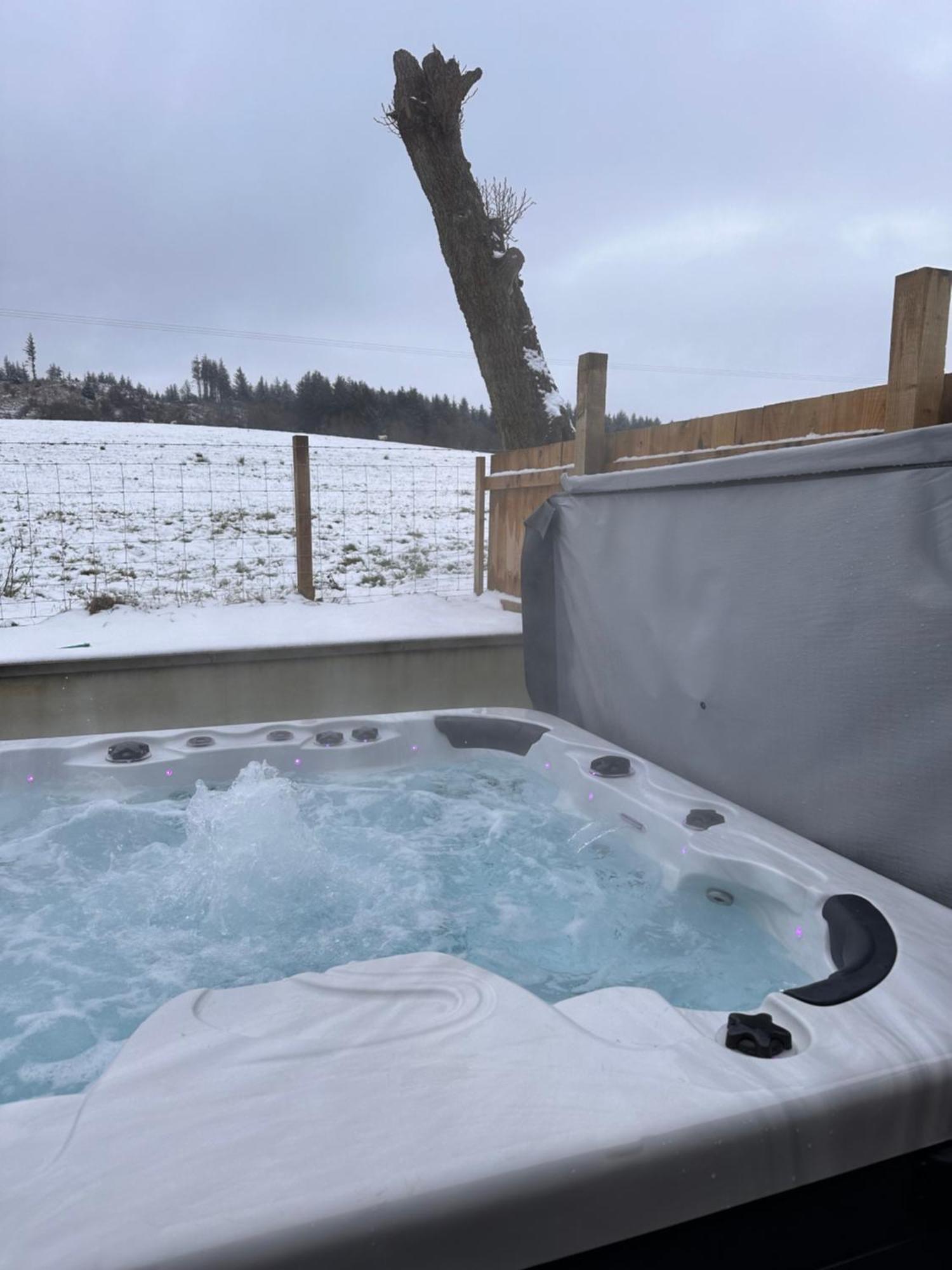 Woodlane Lodge With Private Hottub & Pool Table Dumfries Extérieur photo